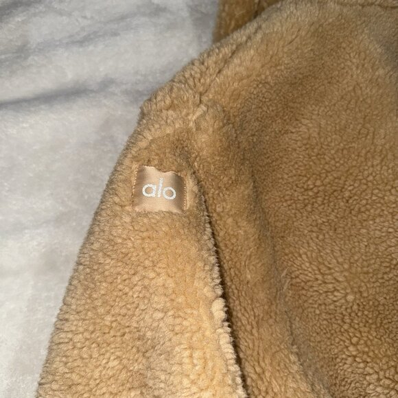 Women’s Alo Faux Fur Trench Coat Brown Camel Sherpa Open Front Size Medium - Picture 8 of 8